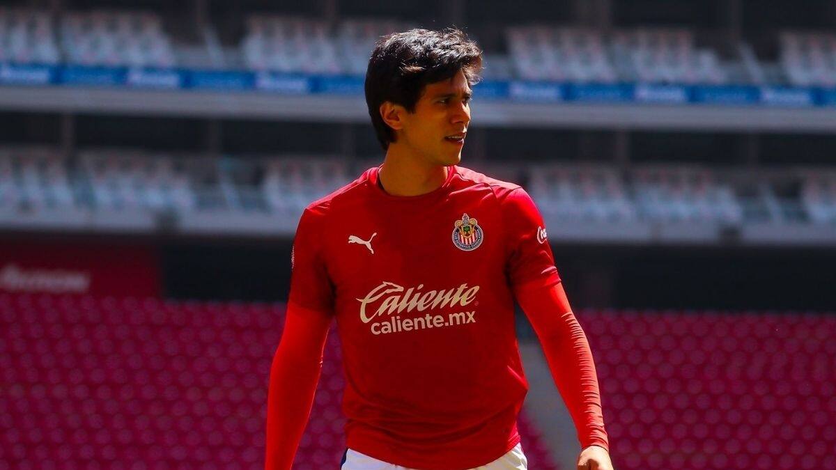 Estas fueron las reacciones del regreso de “JJ” Macías a las Chivas en redes sociales