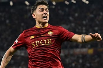 VIDEO | El gol de Dybala para adelantar a Roma frente a Sevilla en la final de la Europa League
