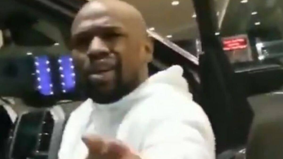 "¡Arriba Canelo!": Guardaespaldas de Mayweather agreden a turistas mexicanos