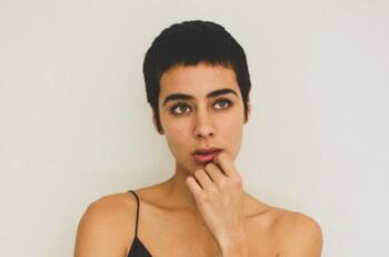 Esmeralda Pimentel muestra sus estrías en Instagram y manda mensaje de amor propio