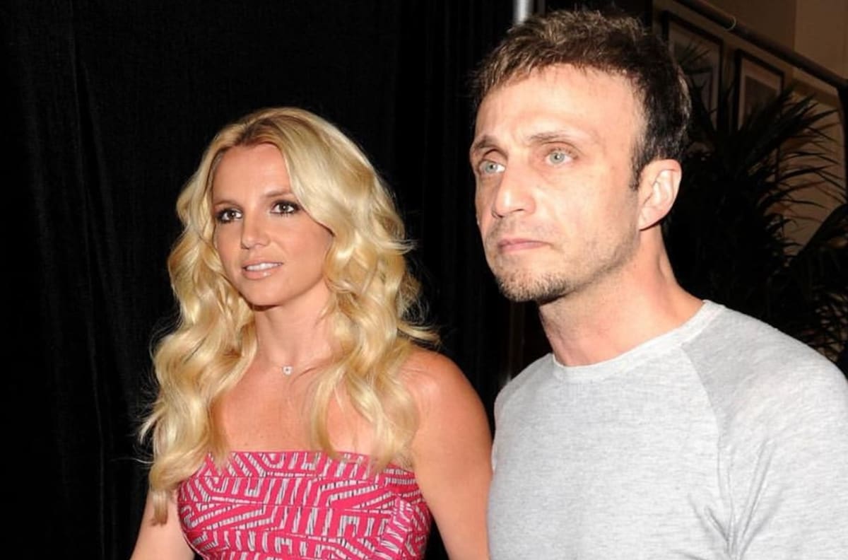 Ante un posible retiro de Britney Spears, su manager renuncia tras 25 años de trabajo