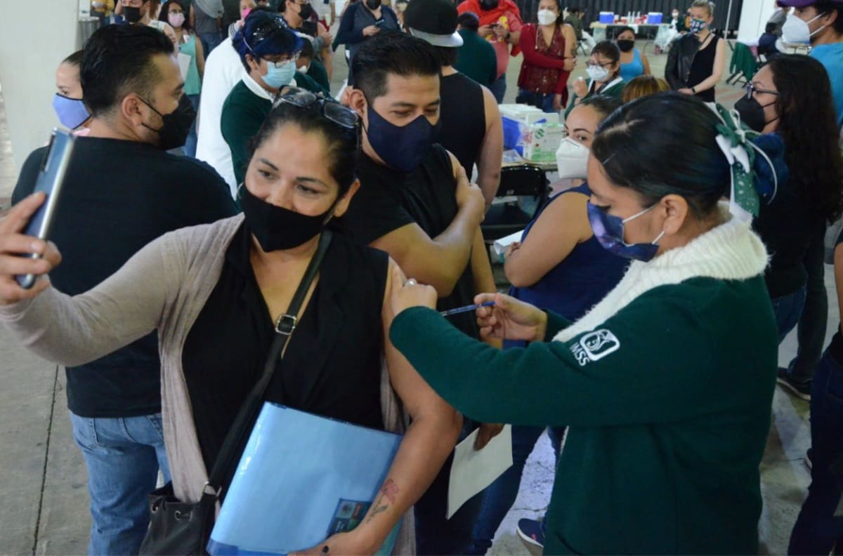 Mayores de 30 años en CDMX pueden vacunarse en cualquier sede