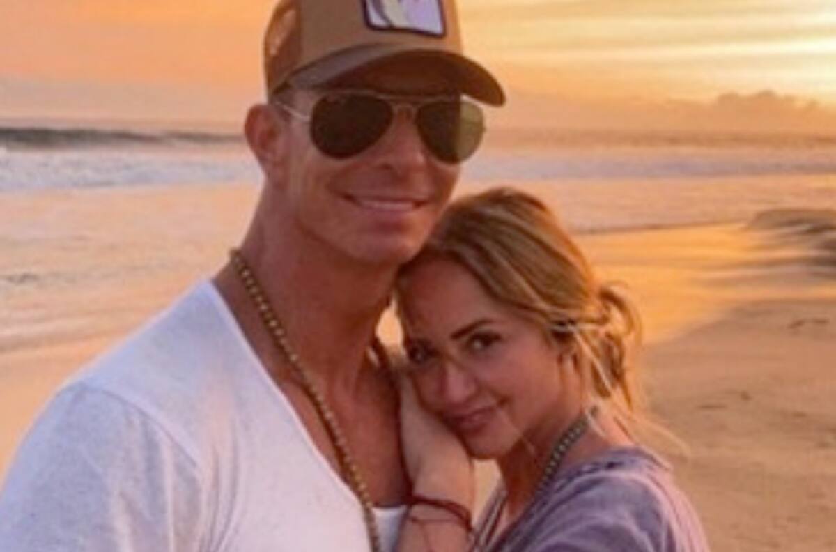 Andrea Legarreta le confiesa al Escorpión Dorado que su mamá no quería a Erik Rubín