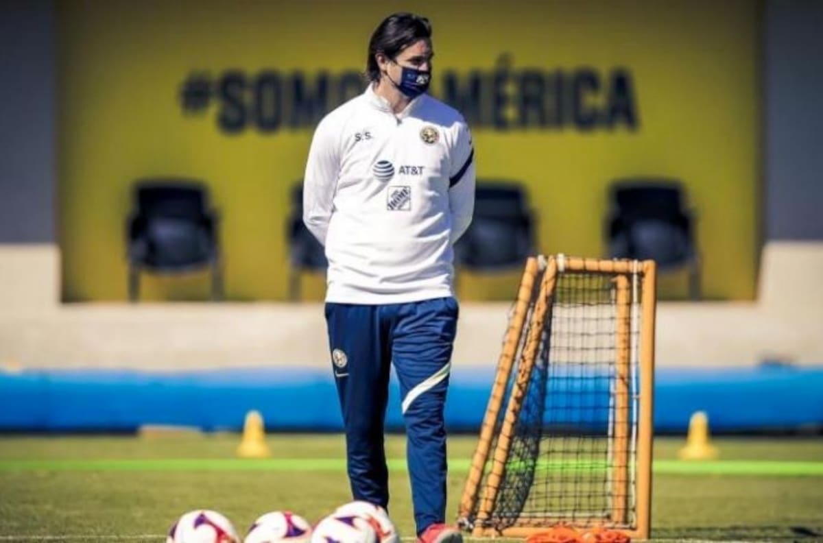 La directiva del América complacerá a Santiago Solari para este torneo
