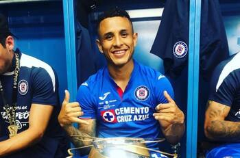 Yoshimar Yotún deja al Cruz Azul
