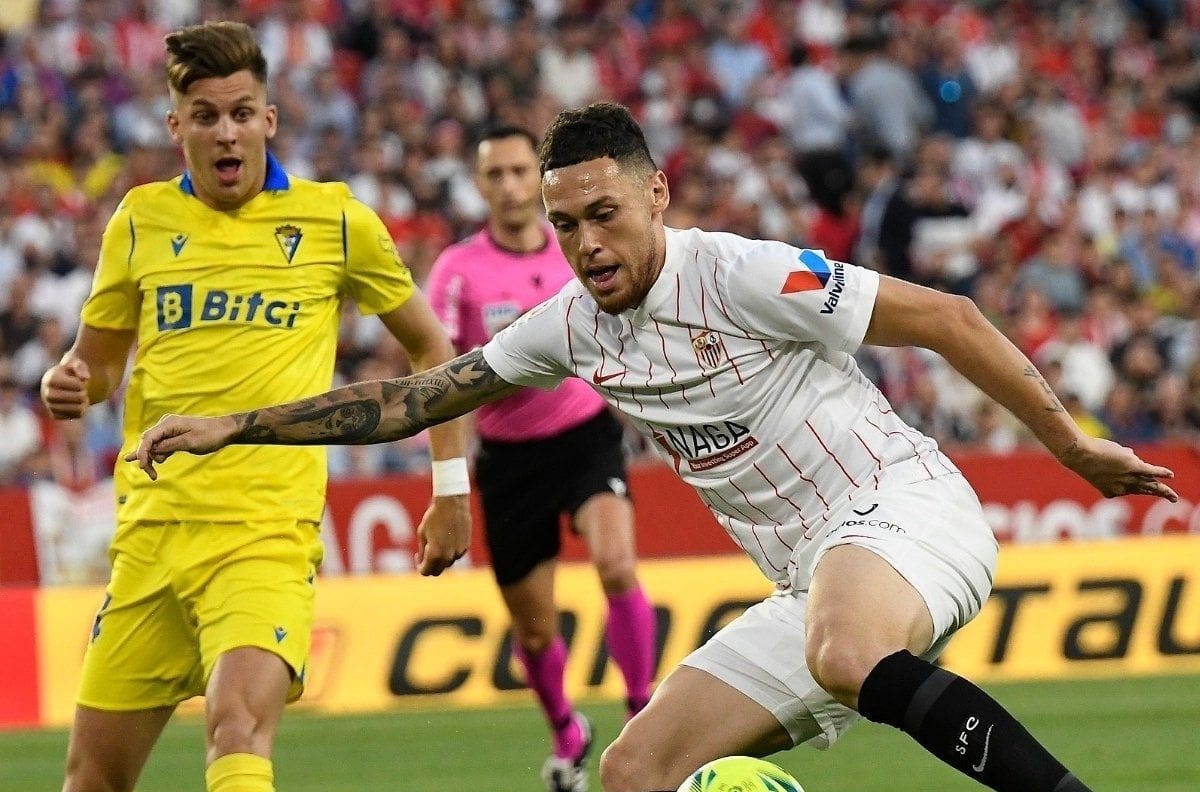Sevilla y Cádiz negociaron el empate; 'Tecatito' Corona entró al 56'