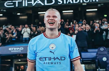 Figura del Manchester City revela el profesionalismo de Erling Haaland: “Me dice que no me vaya de fiesta”