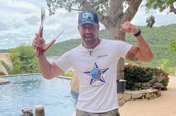 Gabriel Soto celebró 25 años de trayectoria al lado de estas guapas mujeres