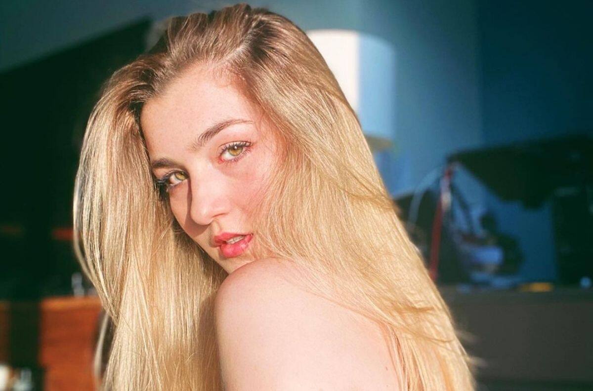 Melenie, la hija de Alicia Villarreal y Arturo Carmona, sorprende al cantar igual que su mamá