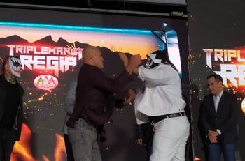 Video: ¡Caín Velásquez y LA Park terminan a golpes durante conferencia de prensa!