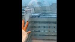 Video: Enfermera graba el momento en que el huracán Ida arranca techo de un hospital