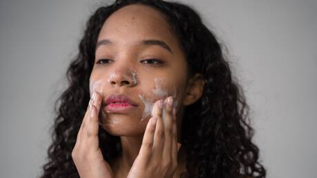 La técnica japonesa de 5 minutos que te hará lucir mucho más joven