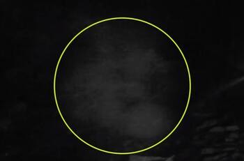 VIDEO: Fantasma advierte a pareja que salga de la caverna