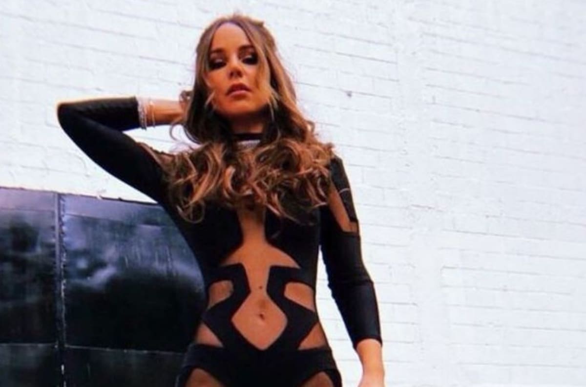 Camila Sodi sorprendió como jueza de “La Más Draga” con un look transparente