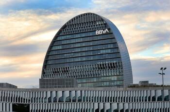 BBVA planea despedir a miles de empleados y cerrar oficinas en España