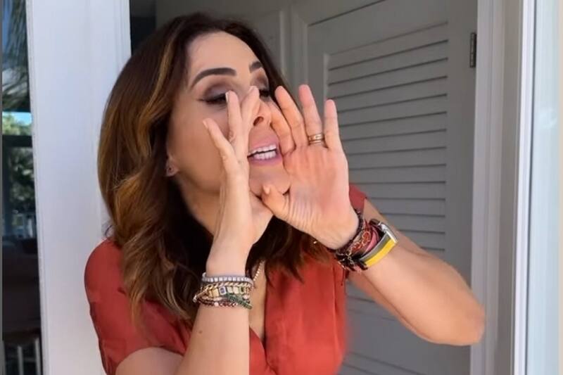 La conductora lanzó una fuerte advertencia a sus vecinos.