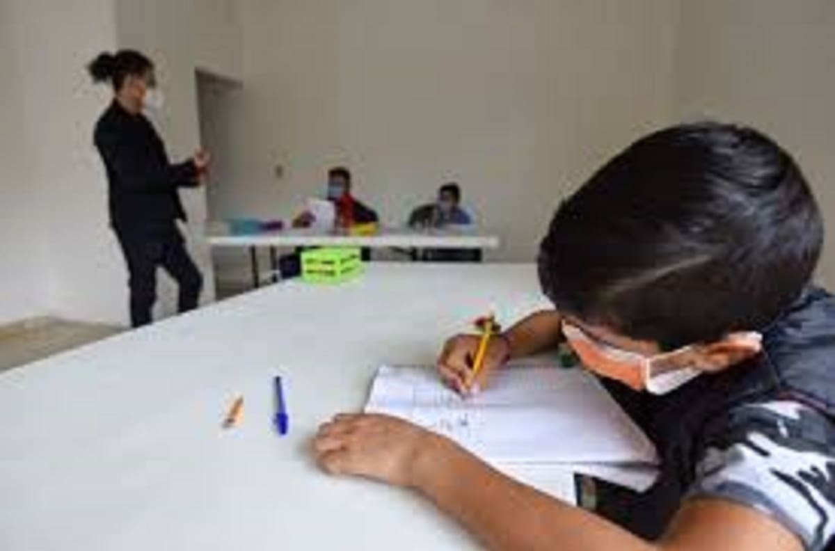 Modelo presencial: voluntario para estudiantes y maestros en Jalisco