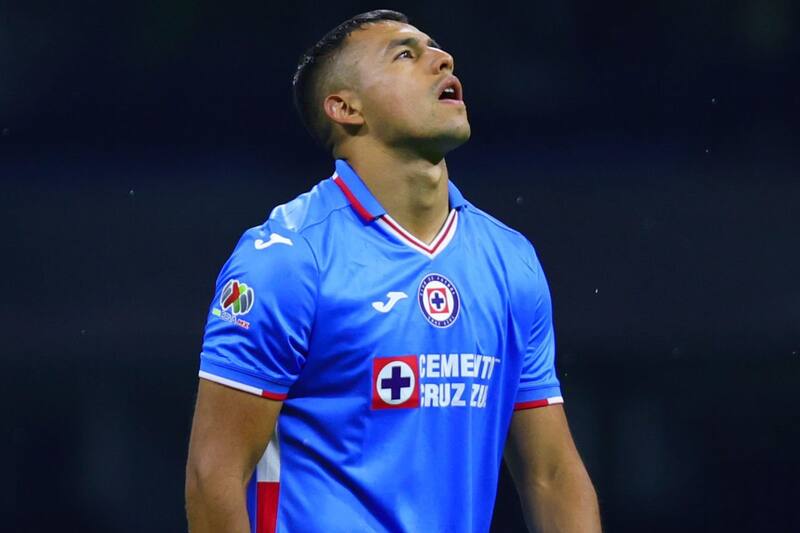 Cruz Azul sigue tratando de encontrarle nuevo equipo a Iván Morales.