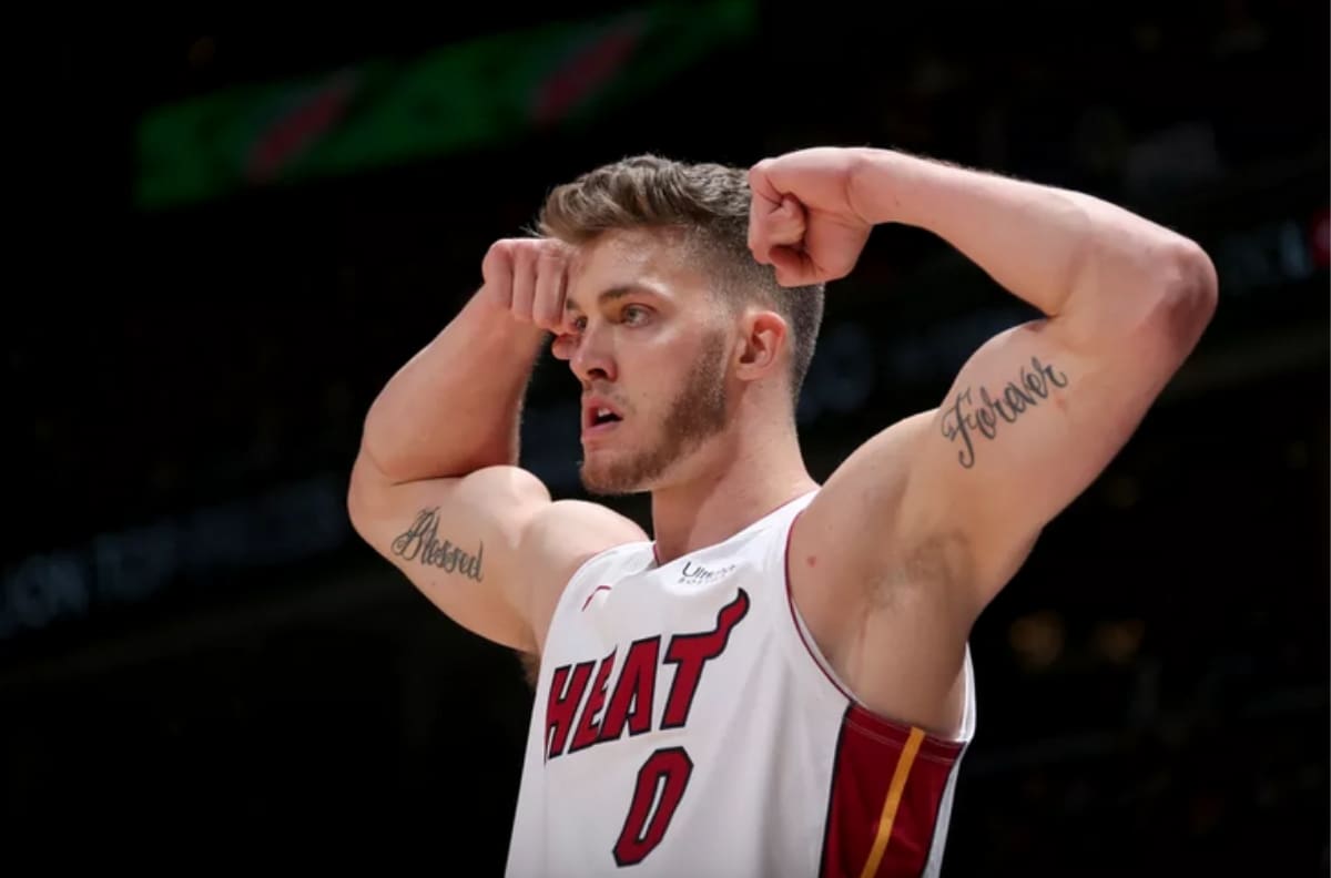 NBA: Meyers Leonard recibió fuerte multa por comentarios ofensivos