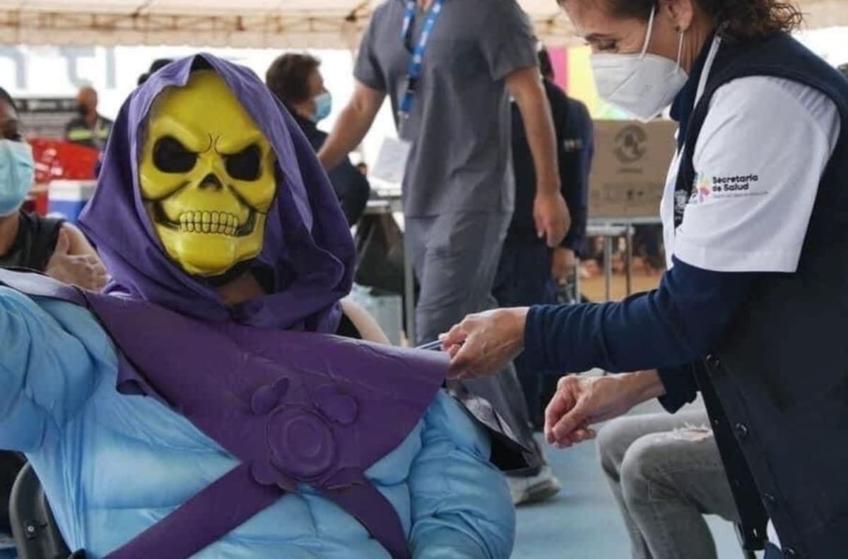 Hasta los villanos se vacunan en México contra el Covid