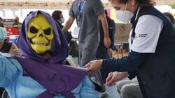 Hasta los villanos se vacunan en México contra el Covid