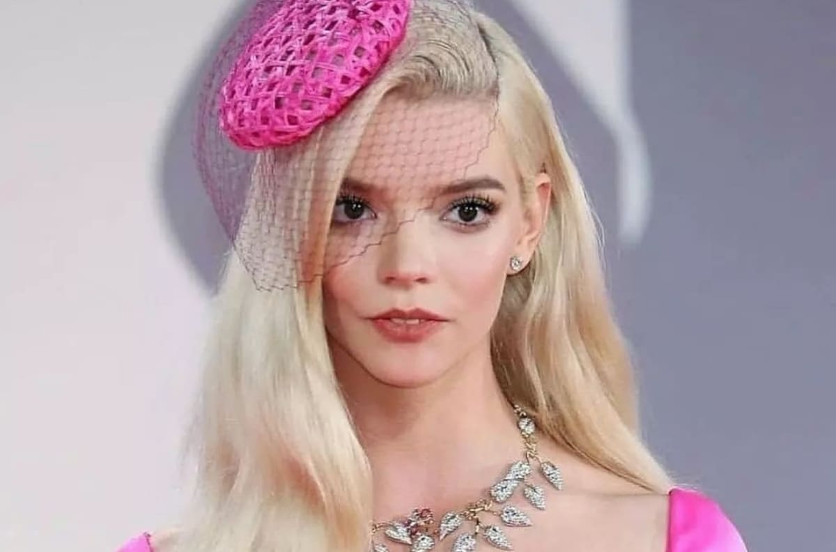 Anya Taylor-Joy lució como Barbie durante su paso en el Festival de Venecia