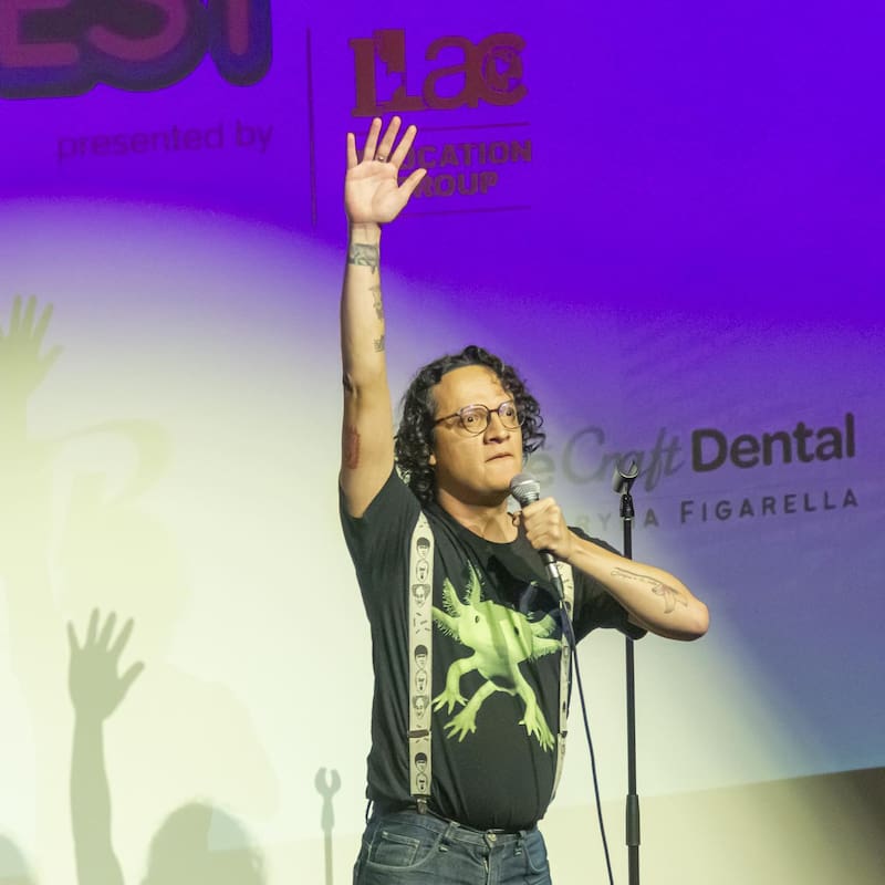 El mejor amigo de Alexis en "Ojitos de huevo"