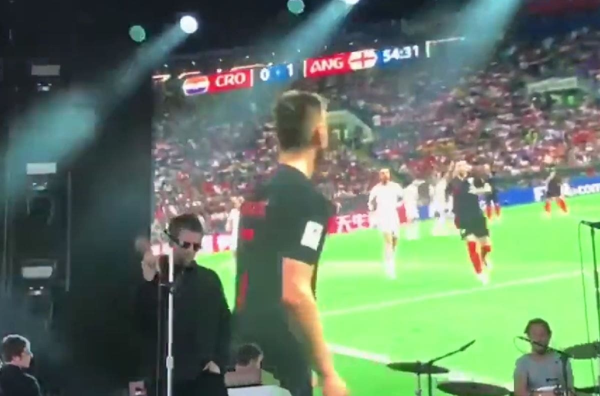 El día que Liam Gallagher transmitió la semifinal de Inglaterra del Mundial Rusia 2018 en pleno concierto