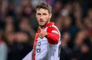 Santiago Giménez es pretendido por un club importante de España y el jugador del Feyenoord ya dio su postura