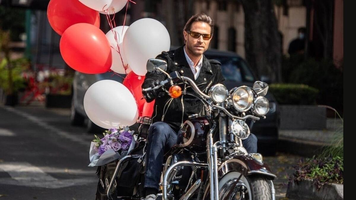 Sebastián Rulli presume tierna foto con su papá y su hijo