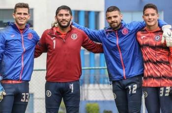 Carlos Hermosillo cree que Corona debe hacerse a un lado en Cruz Azul