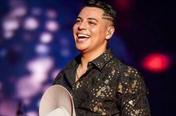 Eduin Caz es acusado de serle infiel a su esposa Daisy Anahí, con una mujer trans