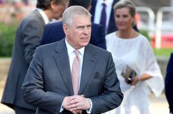 Príncipe Andrés es acusado por abusar sexualmente de una mujer hace varios años