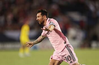 VIDEO | El impresionante gol de tiro libre de Lionel Messi en la agónica clasificación de Inter Miami