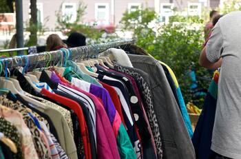 Moda: Guía infalible para encontrar joyitas de ropa en las pacas