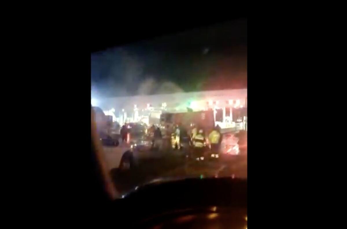 Videos: Trailer se queda sin frenos y provoca fuerte accidente en carretera México-Puebla