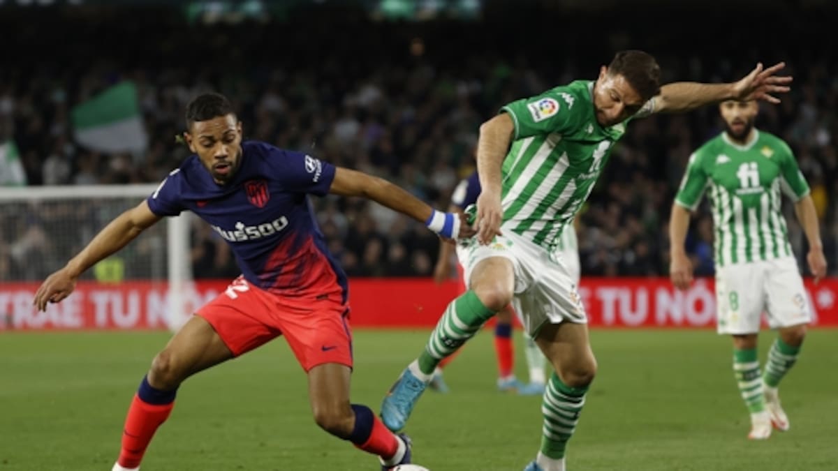 Atlético de Madrid golea 3-1 al Betis con Andrés Guardado lesionado