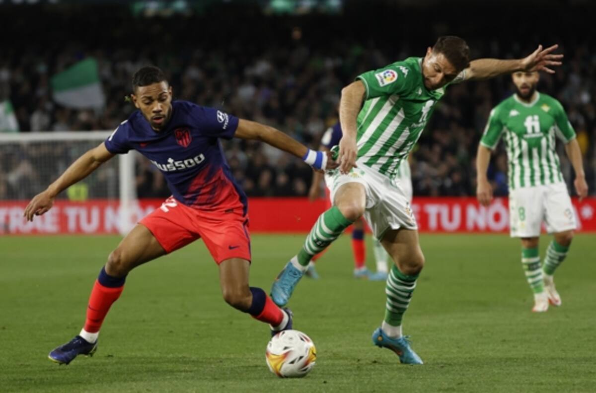 Atlético de Madrid golea 3-1 al Betis con Andrés Guardado lesionado