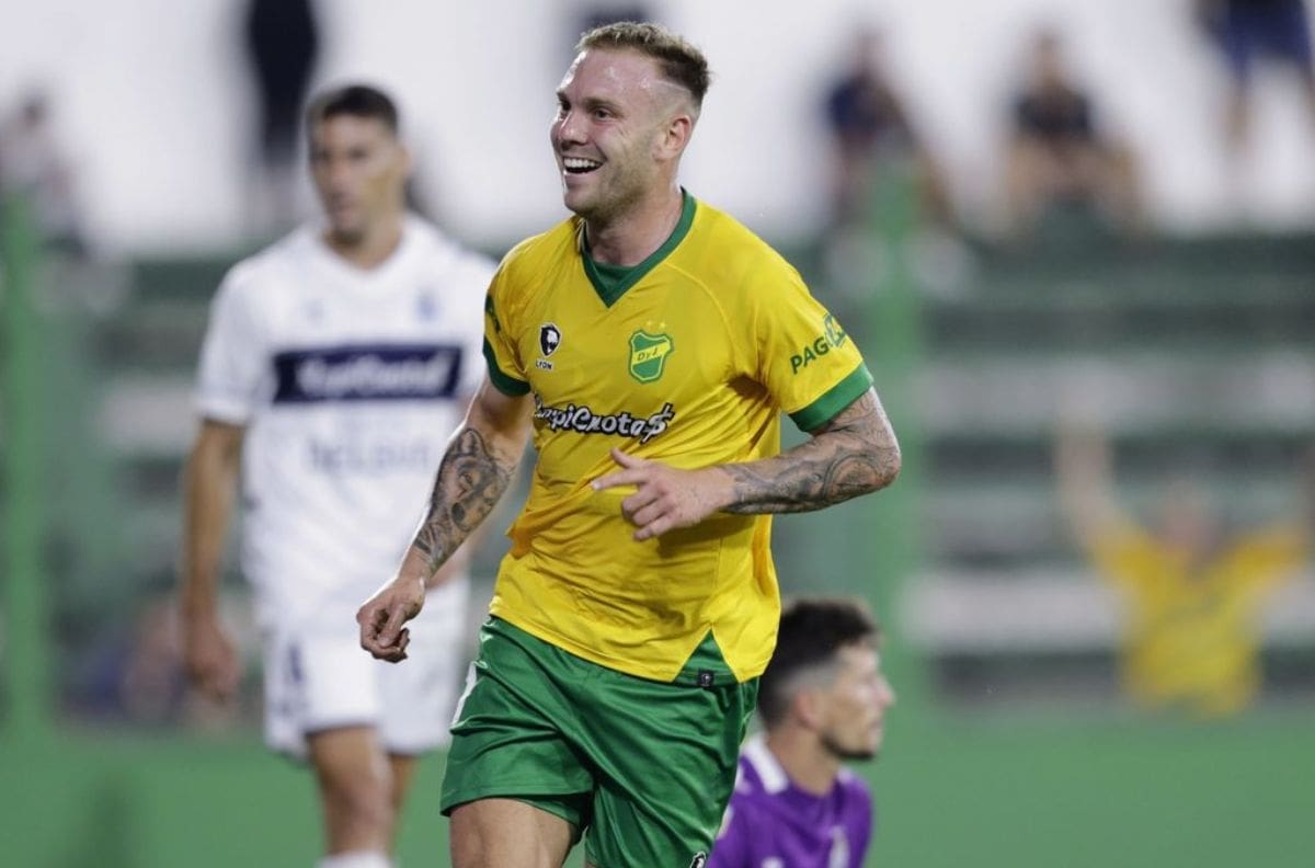 Defensa y Justicia rechazó millonaria oferta de Cruz Azul por Carlos Rotondi