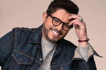 Ernesto Laguardia regresa a los melodramas con nueva versión de “Viviana”