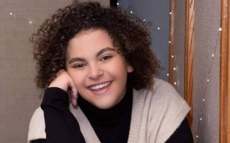 Lucero Mijares le dice adiós al yeso Créditos: Instagram: @lucero_diva