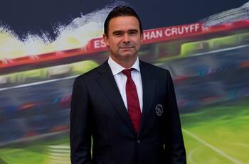 Todas las claves del escándalo de acoso sexual que terminó con Marc Overmars fuera de Ajax de Edson Álvarez