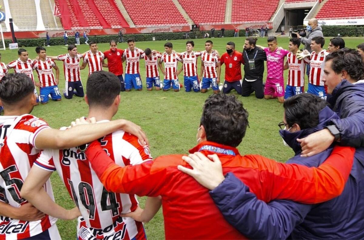 Amaury Vergara niega que Chivas este en venta y pide que le presenten al Canelo