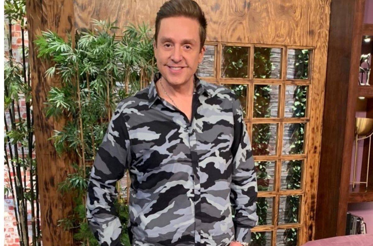 Así es como Daniel Bisogno consuela su “novio” en redes sociales
