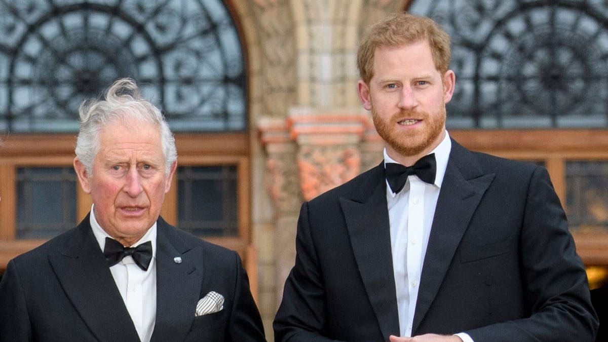 Harry y su padre, el Príncipe Carlos están ahora en "contacto regular"
