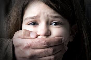 Mata a su suegro al enterarse que abusó sexualmente a sus dos hijas de 5 y 7 años