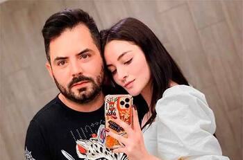 José Eduardo Derbez y su novia se juran amor verdadero al hacerse tatuajes a juego