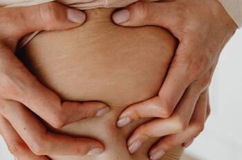 Elimina las estrías de tu cuerpo con este mineral milagroso