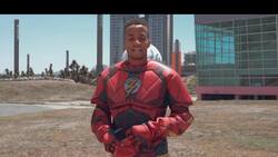 VIDEO | El disfraz fue motivo de debate: la particular presentación de Byron Castillo en su nuevo club