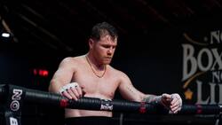 Importante exboxeador arremete con todo contra Canelo Álvarez y lo llama “viejo”